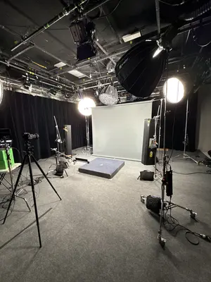 Studio lighting — white backdrop portrait set